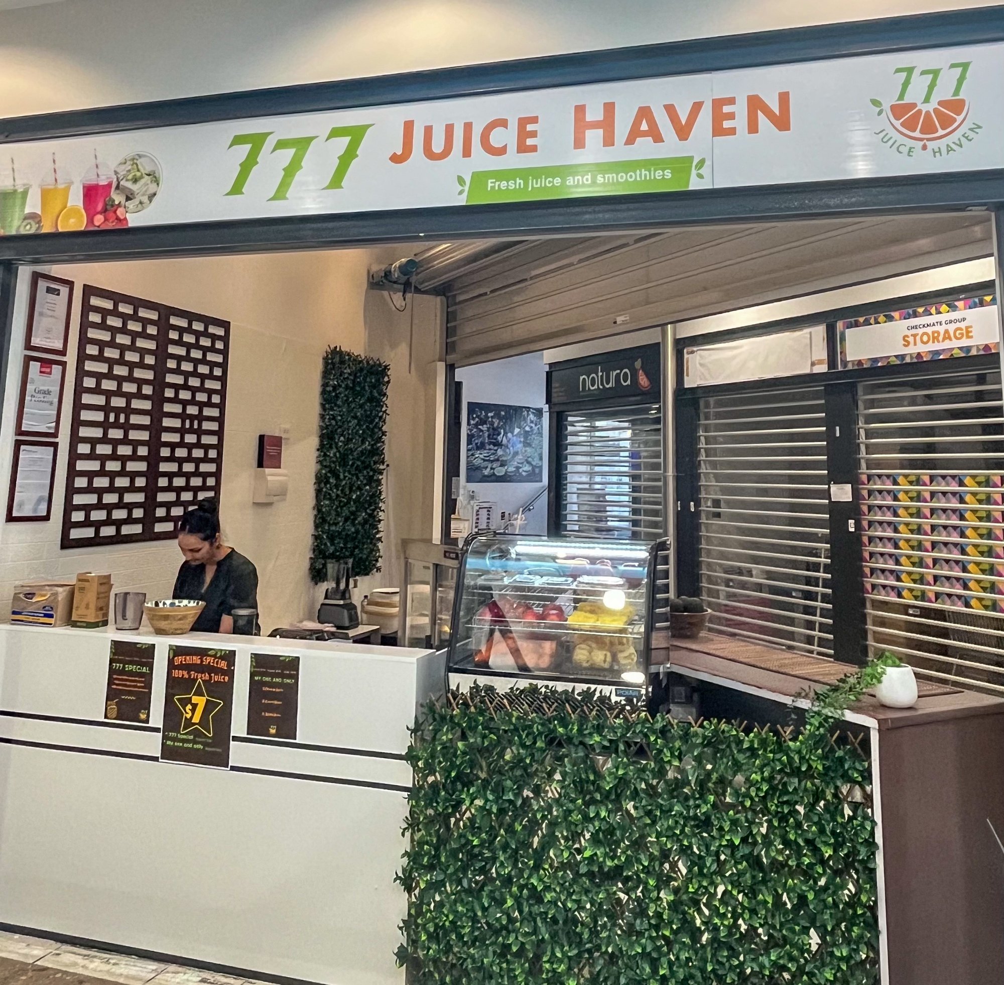 777 Juice Heaven front door