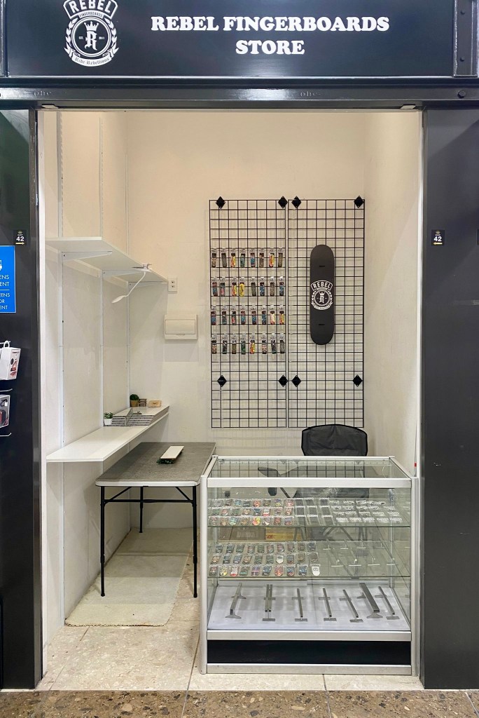 Rebel Fingerboards front door